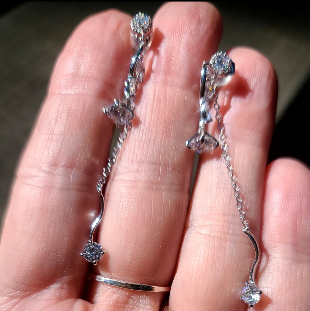 Dainty delicate white sapphire & silver earrings - Picture 4 of 9